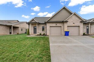 564 Cumberland Pointe Ln in Bowling Green, KY - Building Photo