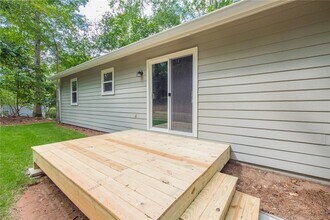 2010 Lakeside Trail in Cumming, GA - Building Photo - Building Photo