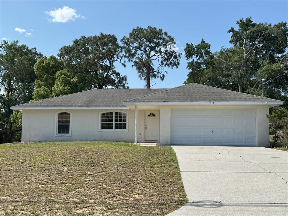 519 Hemlock St in Inverness, FL - Building Photo