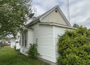 403 S Victor St in Christopher, IL - Building Photo - Building Photo