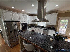 4940 Riverplace Ct in Glen Allen, VA - Building Photo - Building Photo