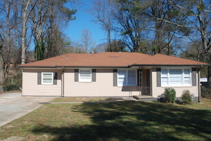 2286 Marion Circle in Decatur, GA - Building Photo