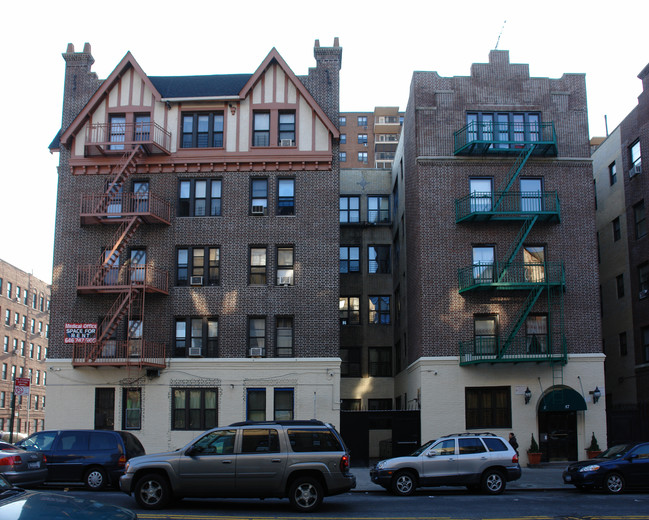 87 Post Avenue in New York, NY - Building Photo - Building Photo