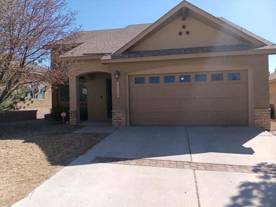 6270 Azaleas Rd NW in Albuquerque, NM - Building Photo