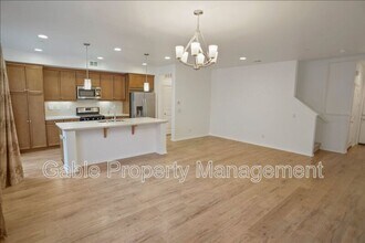 22097 Barrington Way in Santa Clarita, CA - Building Photo - Building Photo