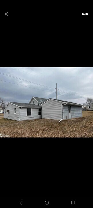 324 1st Ave in Grinnell, IA - Building Photo