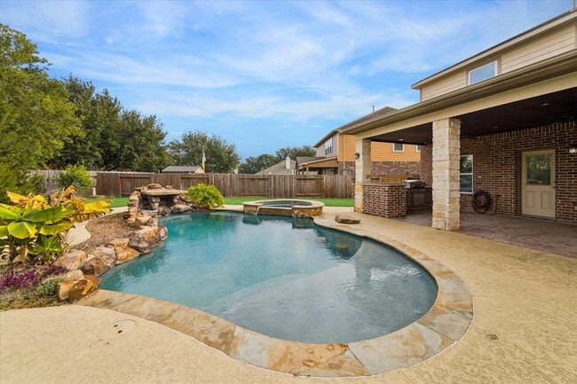 15326 Knotty Chestnut St