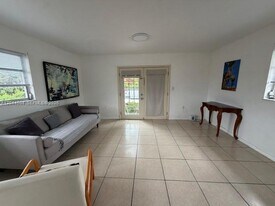 4230 SW 11th St in Coral Gables, FL - Building Photo