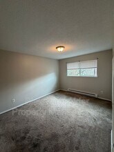 1215 SE Haig St in Portland, OR - Building Photo - Building Photo