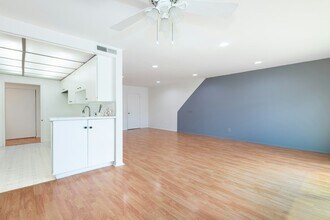 5412 Lindley Ave in Los Angeles, CA - Building Photo - Building Photo