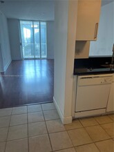 1250 S Miami Ave, Unit 1610 in Miami, FL - Building Photo - Building Photo