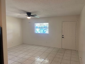 8420 N Brooks St in Tampa, FL - Building Photo - Building Photo