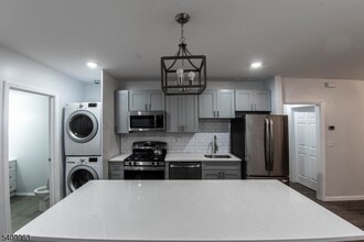 1076 Fulton St in Rahway, NJ - Building Photo - Building Photo