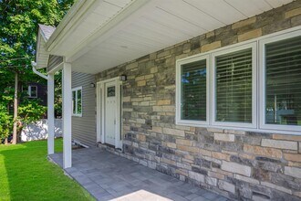 250 Blauvelt Rd in Pearl River, NY - Building Photo - Building Photo