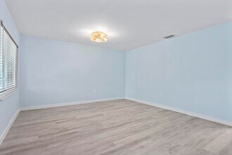 1258 Barbara Dr in Venice, FL - Building Photo - Building Photo