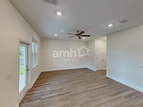 6004 Pinewood Ests Dr in St. Cloud, FL - Foto de edificio - Building Photo