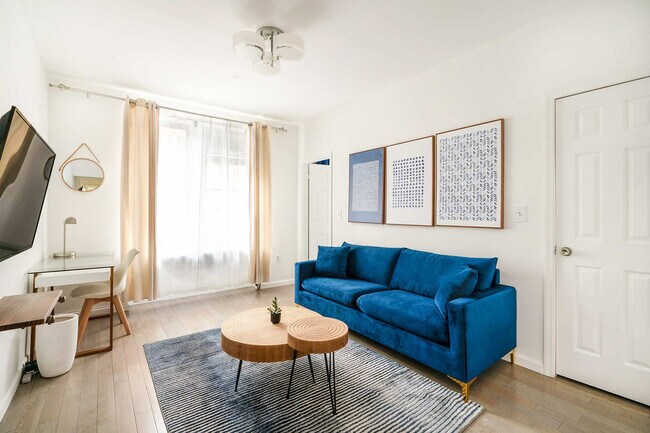 428 W 47th St in New York, NY - Building Photo - Building Photo
