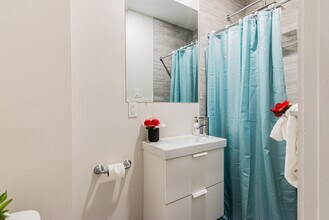 1010 Rue Saint-Philippe, Unit SI ID1295481P in Montréal, QC - Building Photo - Building Photo