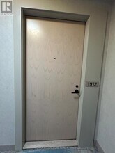 8 Interchange Wy in Vaughan, ON - Building Photo - Building Photo