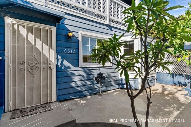 property at 10672 Bell St