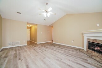 6932 Wrenwood Dr in Horn Lake, MS - Building Photo - Building Photo