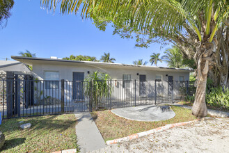 741 Hibiscus Ave in Pompano Beach, FL - Building Photo - Building Photo