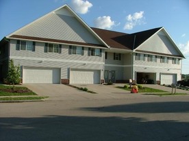 411 Darlene Dr in Waukesha, WI - Building Photo