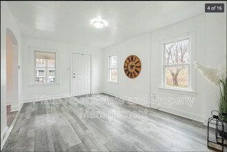 1033 Chandler Ave in Akron, OH - Building Photo - Building Photo