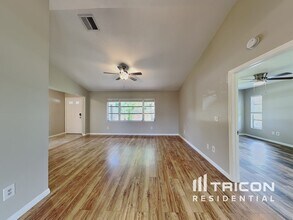 20336 Peachland Blvd in Port Charlotte, FL - Building Photo - Building Photo