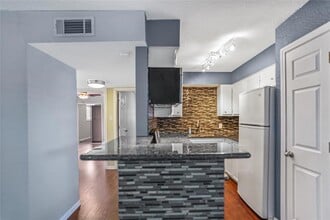 419 Marshall St, Unit 10 in Houston, TX - Foto de edificio - Building Photo