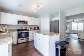 9530 Drains Bay Ct in Charlotte, NC - Building Photo - Building Photo