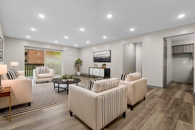 StoneGate Apartments in Middletown, CT - Building Photo - Building Photo