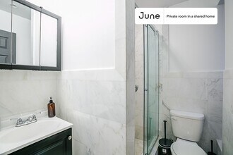 Room in Shared 3 bed/2 bath home in New York, NY - Building Photo - Building Photo