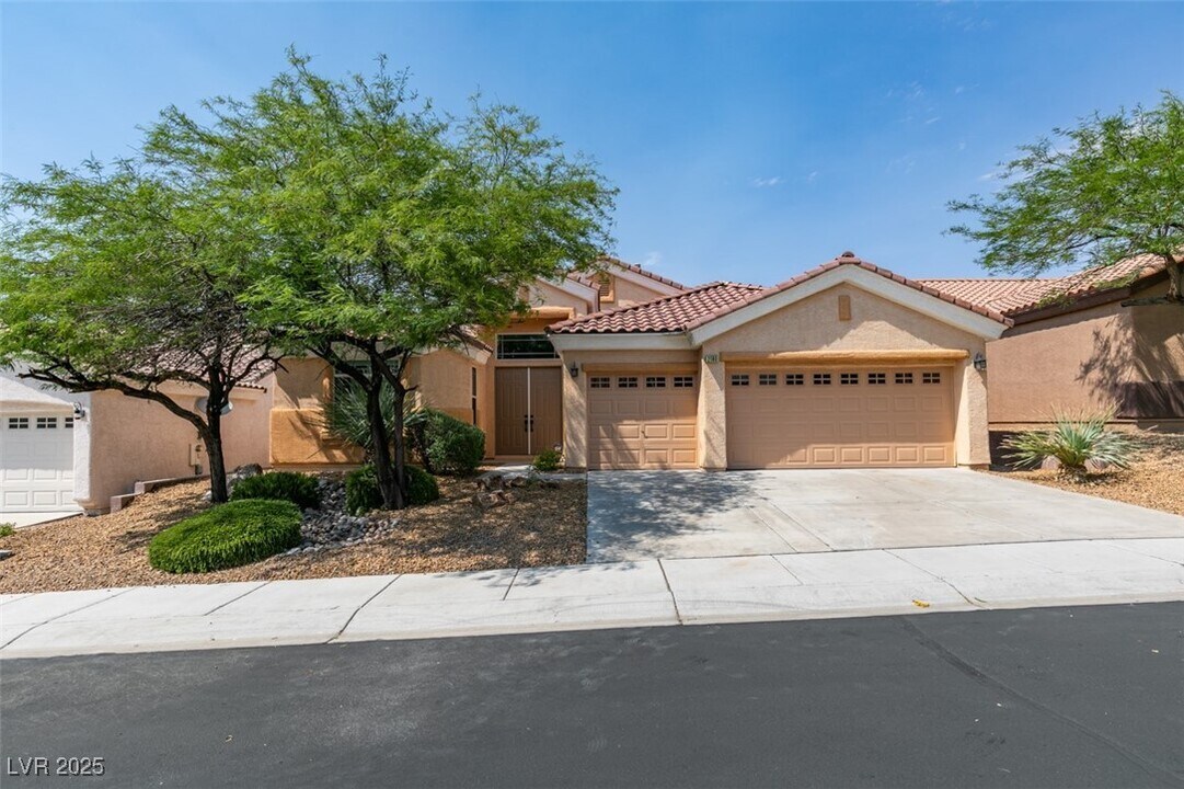 2180 Dogwood Ranch Ave in Henderson, NV - Building Photo