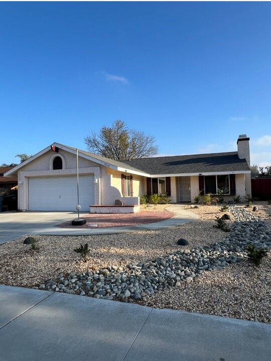 19062 Janisse Ln in Lake Elsinore, CA - Building Photo