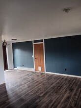 1012 Hartford Ln in Elgin, OR - Building Photo - Building Photo