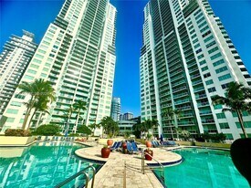 244 Biscayne Blvd, Unit 1709 in Miami, FL - Building Photo