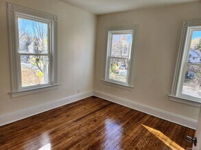 69 Saddle River Rd-Unit -APT #1 in Monsey, NY - Foto de edificio - Building Photo