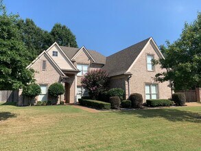 9168 Huntington Oak Dr in Cordova, TN - Building Photo - Building Photo