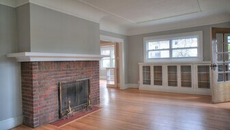 2865 N Frederick Ave in Milwaukee, WI - Building Photo