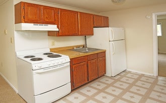 SOUTHAMPTON in Triangle, VA - Building Photo