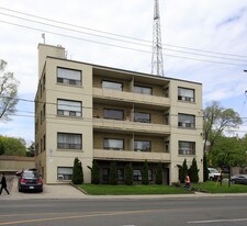 1112 Avenue Rd in Toronto, ON - Building Photo