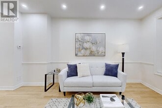 337 Glen Rd in Toronto, ON - Building Photo - Building Photo