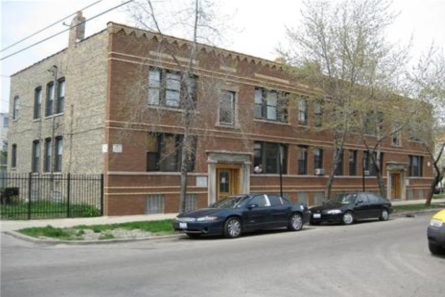 3801 W Wrightwood Ave in Chicago, IL - Building Photo - Building Photo