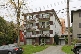 Bridgeview Court in New Westminster, BC - Building Photo - Primary Photo