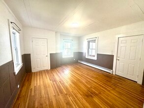 9 Shirley St in Ayer, MA - Building Photo - Building Photo