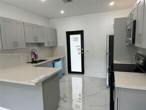 1210 NW 123rd St in North Miami, FL - Building Photo - Building Photo