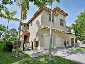 8940 SW 228th Ln in Cutler Bay, FL - Building Photo - Building Photo