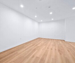 14811 Erwin St in Van Nuys, CA - Foto de edificio - Building Photo