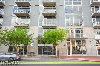 353 E Bonneville Ave in Las Vegas, NV - Building Photo - Building Photo